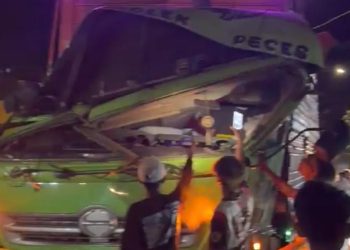 Truk Tabrak Portal di Banyuwangi, Dua Orang Mengalami Luka-luka